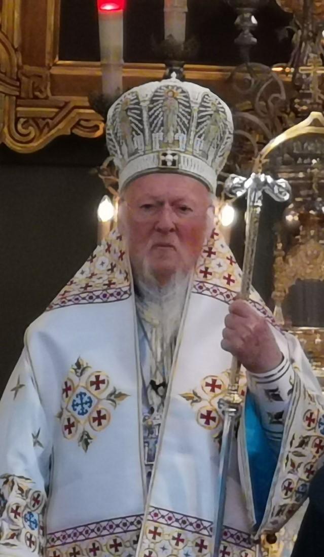 Juhlakansaa patriarkka Bartolomeoksen vierailun aikana Helsingissä 2023