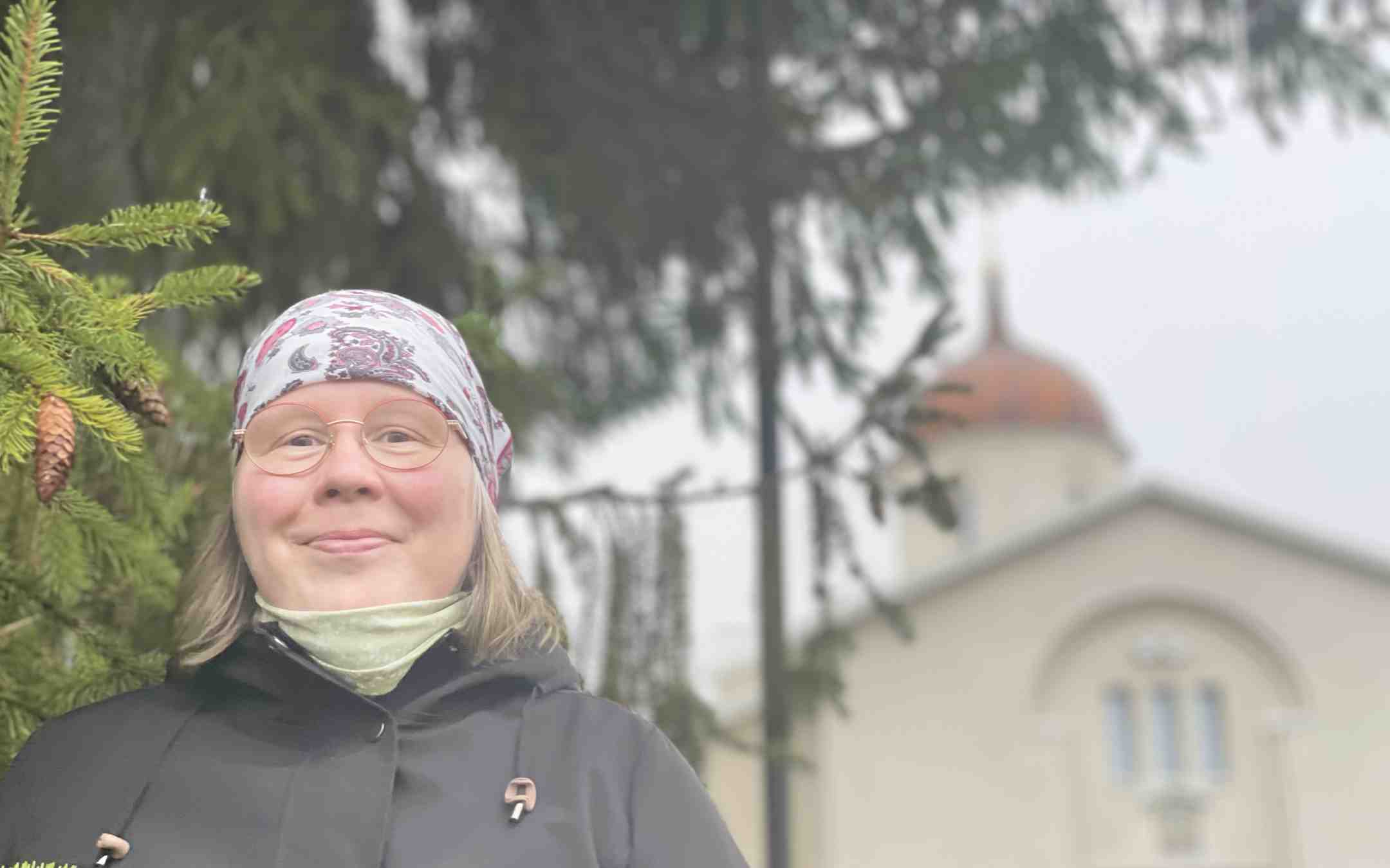 Kirjastonhoitaja Virva Suvitie Valamon luostarissa 2022
