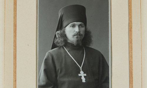 Piispa Neofit vanhassa valokuvassa